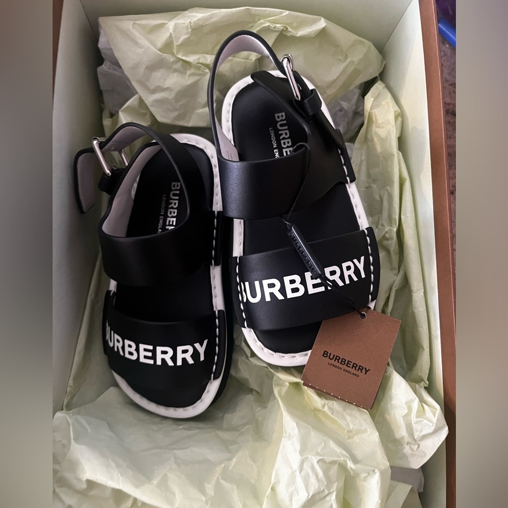 Burberry toddler Flat Sandals- black